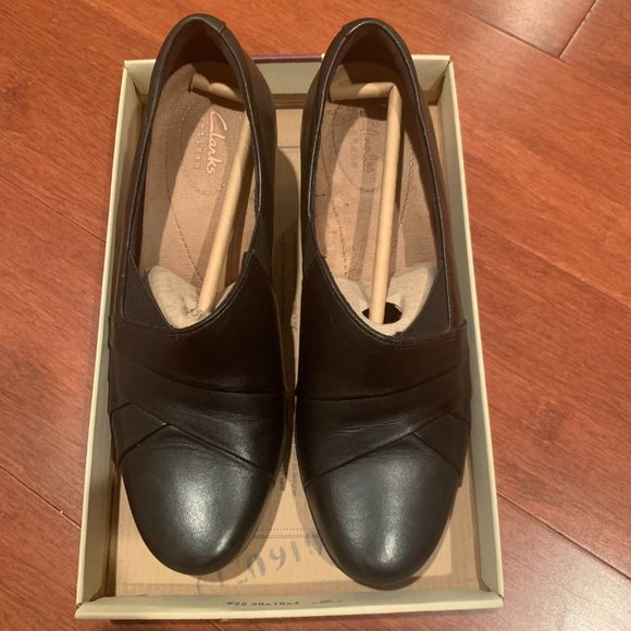 Clarks Leather Pump size 7.5 - Picture 4 of 8